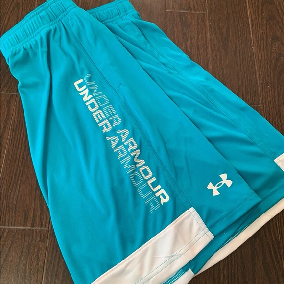 NWT Under Armour boys shorts M/L - Picture 5 of 8